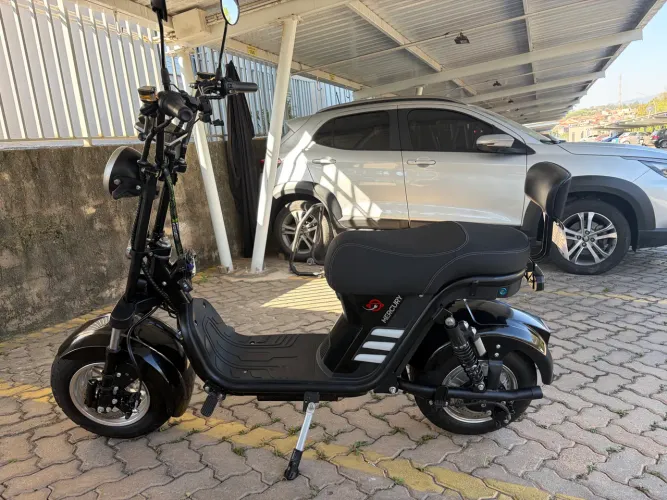 Scooter elétrica 