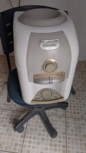 VENDO UM GELAGUA ESMALTEC