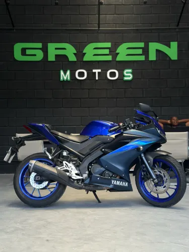 YAMAHA R15 (GREEN MOTOS)
