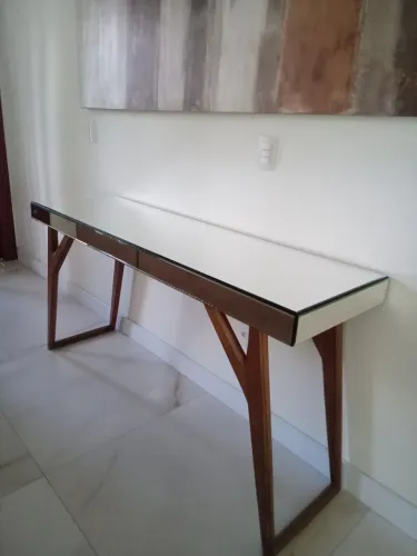 Aparador espelhado