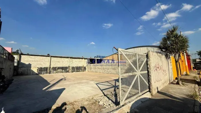 Terreno para alugar, 350 m² por R$ 6.000,00/mês - Embu das Artes - Embu das Artes/SP