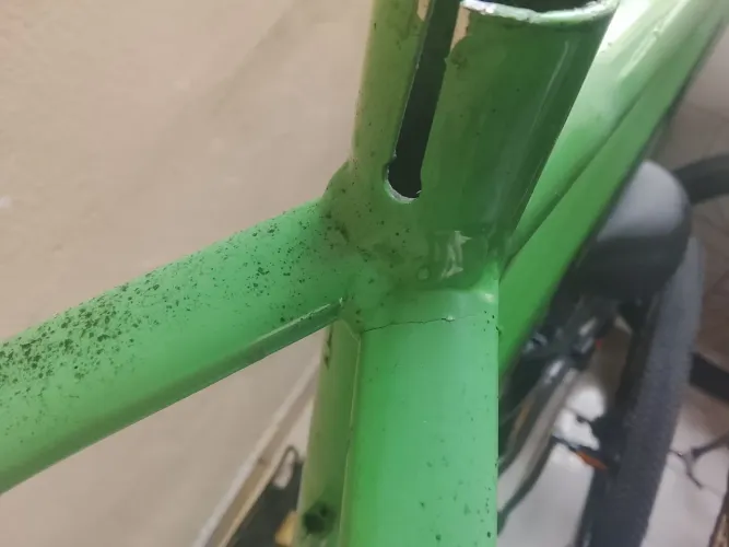 Quadro de bicicleta aro 29 tamanho 19 com trincado