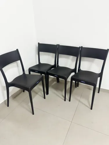 Conjunto com 4 Cadeiras Tramontina Sofia Pretas