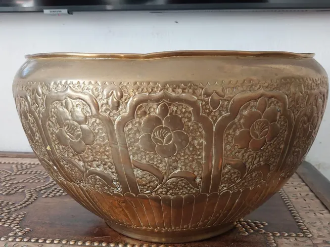 Cachepot persa antigo,