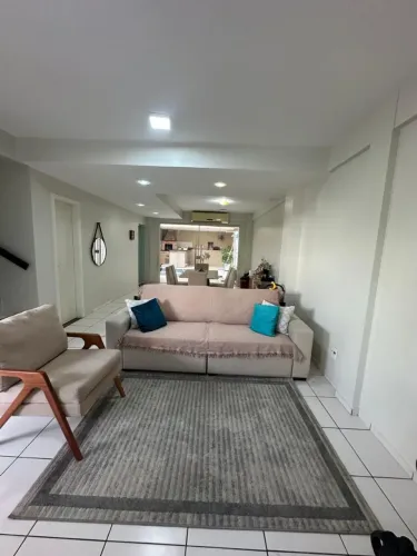 Vendo casa em condomínio - Lyon
