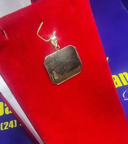 Pingente Gravação de Nomes a laiser na Placa Ouro 18 Kilates Peso 1.30 Gramas 15 mm 19 mm 