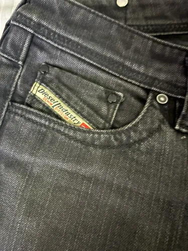Calça jeans diesel