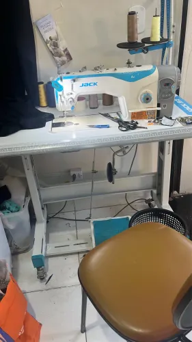 Vendo máquina de costura industrial da marca jak