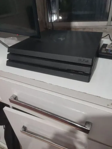 Ps4 pro 1. T bit