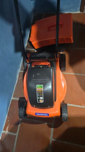 Cortador de grama Tramontina novo