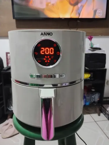 Air fryer semi nova
