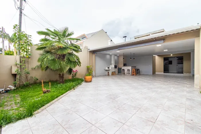 Sobrado no Sitio Cercado 3 quartos - 2 suite 128m2