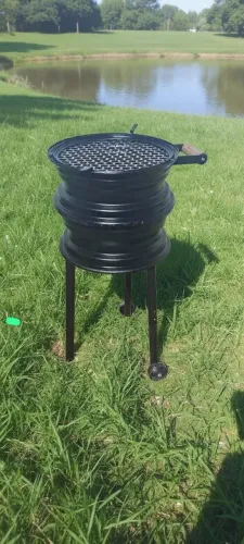 Churrasqueira de roda de carro 