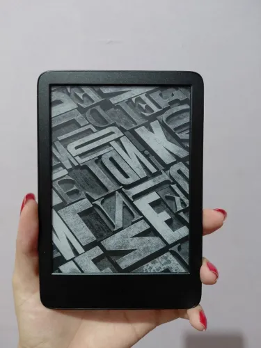 Kindle 11ª geração + capinha + caneta