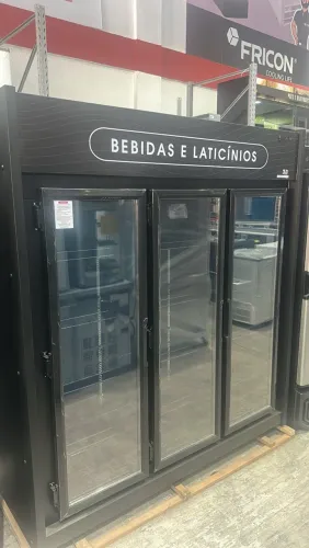 Vendo cervejeiros e expositores de bebidas
