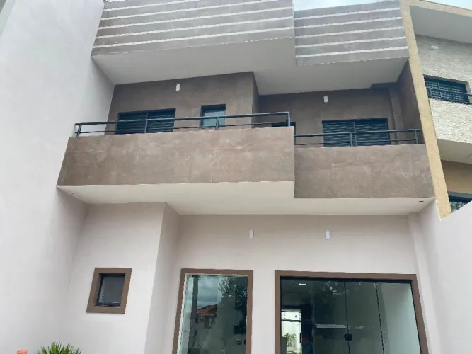 3 suítes , amplas salas , piscina SAN CONRADO -Sousas