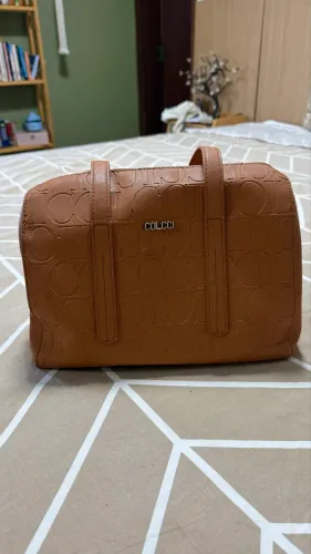 Bolsa Colcci modelo Baú