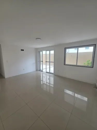 Vendo apartamento térreo com área externa 2 qts sendo 1 suíte em Cavaleiros Macaé RJ