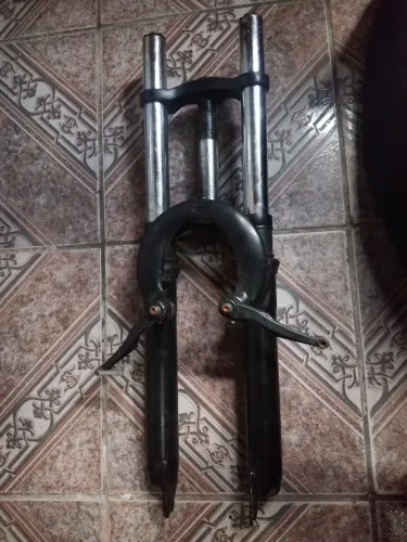 Um garfo de bicicleta 
