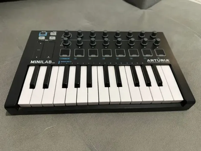 Controlador Arturia Minilab Mk2 Black Edition