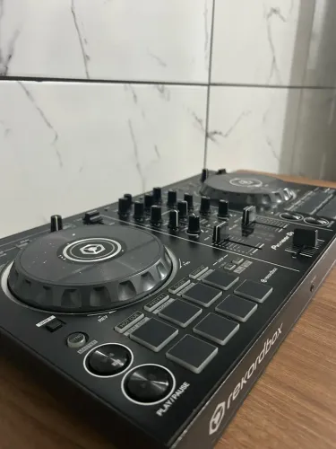 CONTROLADORA DDJ RB top ?