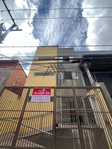 3502-Kitnet para locação com aproximadamente 40m², 1 quarto, banheiro e cozinha no centro