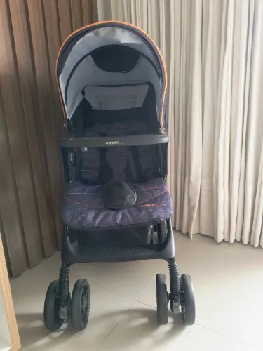 Carrinho de bebê cosco