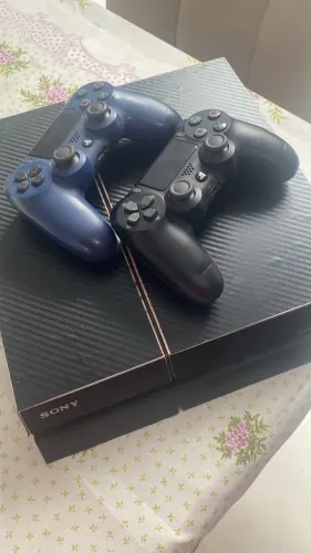 PlayStation 4 - Fat 500 gb - Com defeito no botão de liga/desliga
