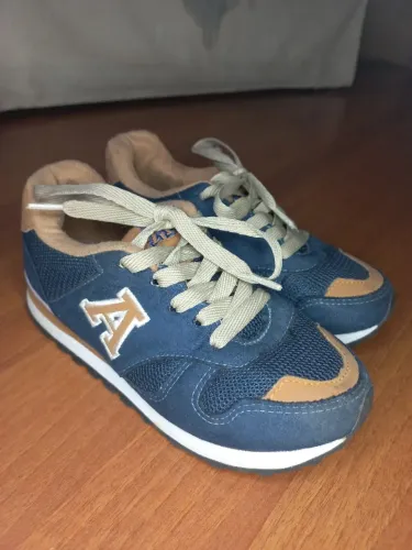Tenis infantil Azul e bege