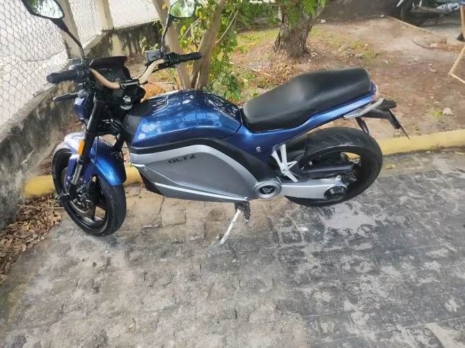 MOTO ELETRICA VOLTZ EVS COM DUAS BATERIAS