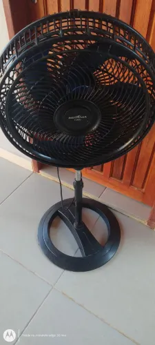 Vendo esse ventilador de coluna 40 cem