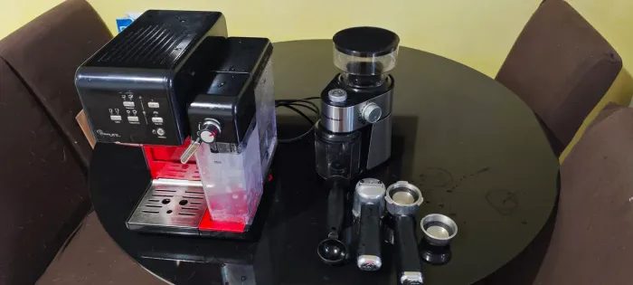 Cafeteira Prima latte 2 127v