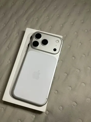 Iphone 17 pro - 256GB prata