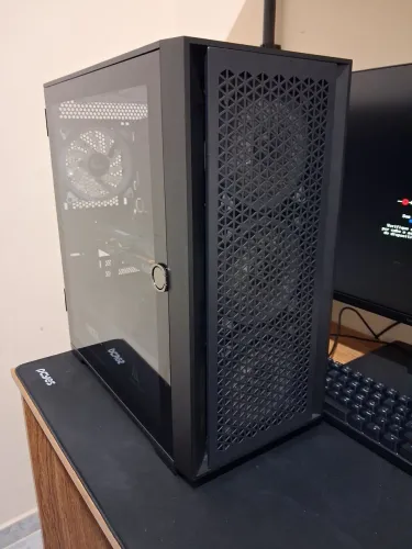 PC Gamer Ryzen 7 5700X + RTX 4060 8GB + Monitor Samsung 27" 100Hz