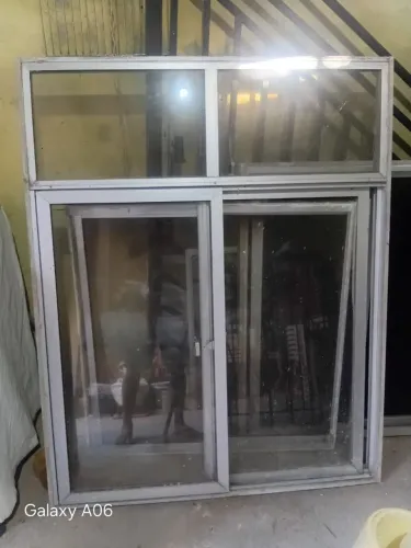 Vendo janela de alumínio medindo 1.50 de alt.por 120de larg.