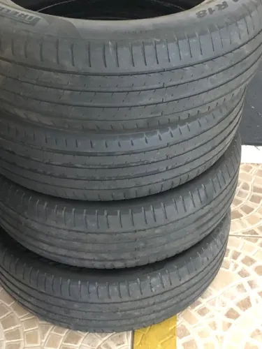 Pneus 225/60 R18