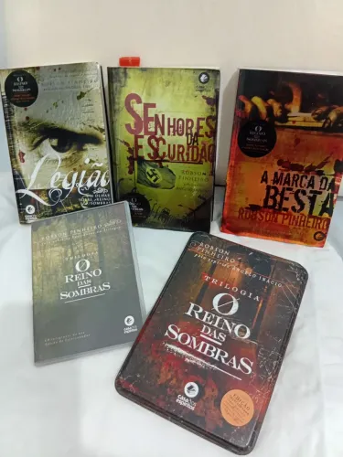 Box de livros autor Robson Pinheiro em bom  estado, aceito ofertas.
