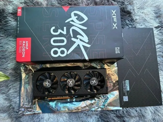 Placa de video RX 7600 8gb XFX Triple Fan