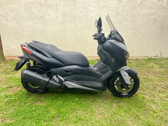 Yamaha X Max