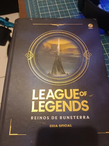 Livro Reinos de Runeterra - Guia Oficial