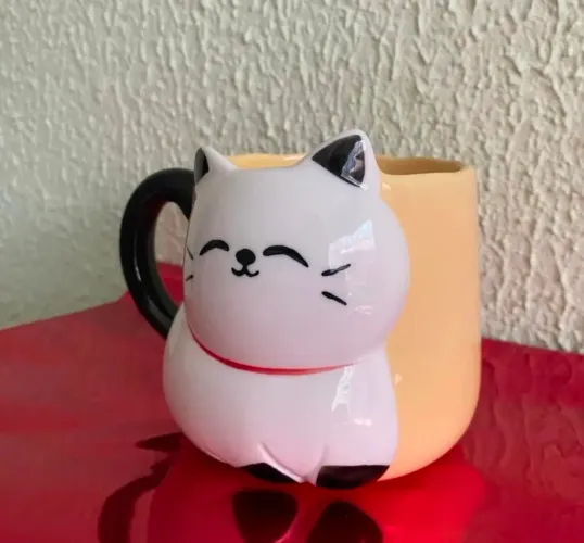 Caneca de cerâmica 3D com um Gatinho Branco em Relevo