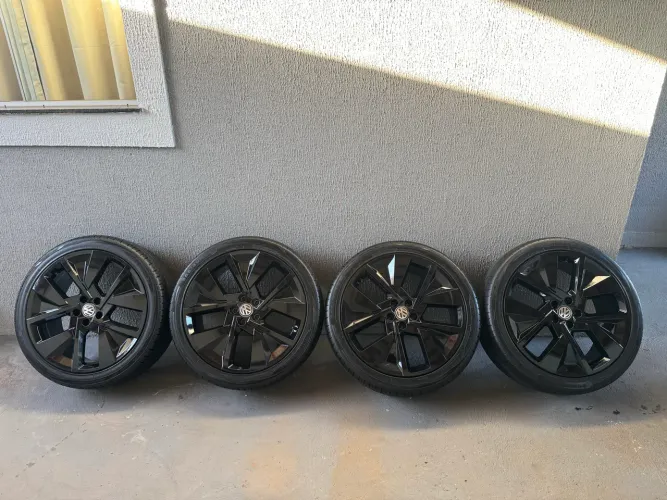 Rodas aro 22 amarok 2026