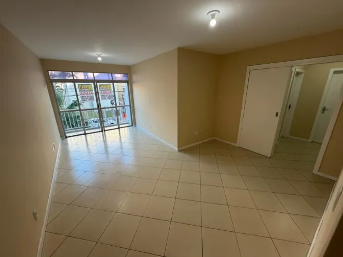 Ótimo apartamento de 3 dormitórios para locação no bairro Carvoeira, ao lado da UFSC!