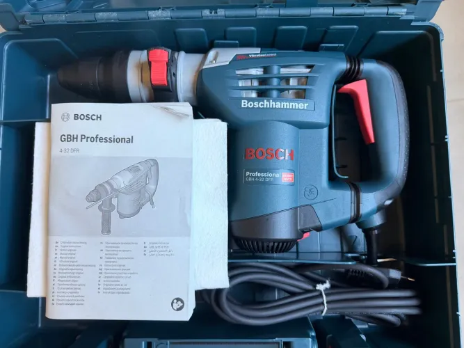 Martelete Perfurador Rompedor SDS-PLUS GBH 4-32 DFR 900W Bosch