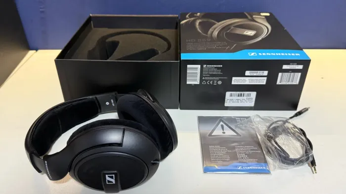 Fone de ouvido Sennheiser HD 569 funcionando perfeitamente com pads novas