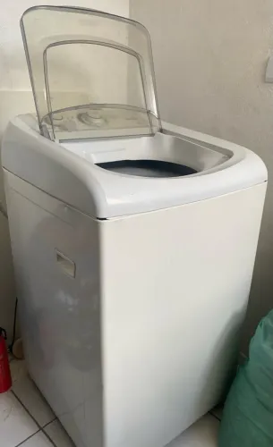 GELADEIRA E MÁQUINA DE LAVAR