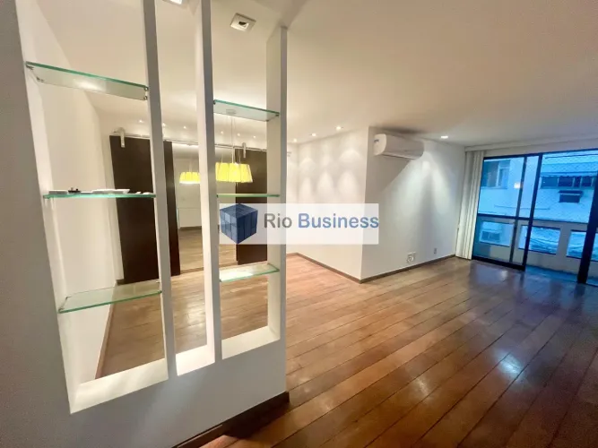 Apartamento 3 Quartos (1 suíte) Dependência Completa 2 Vagas