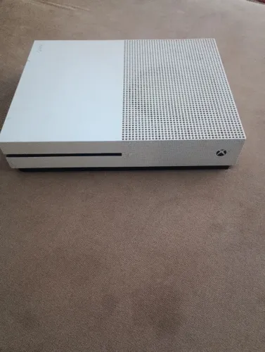 Xbox one s 1tb com 2 controles sem defeitos