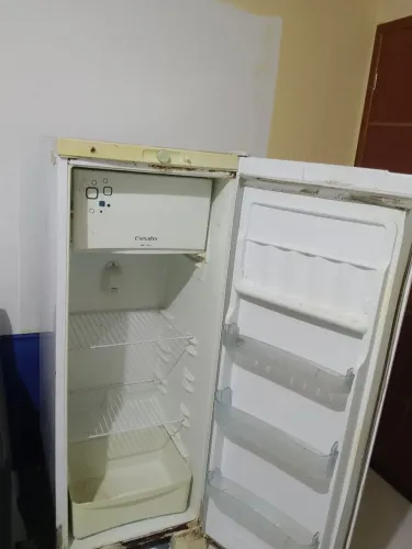 Geladeira boa pra quem saiu de casa recente