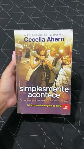 Livro - Simplesmente acontece